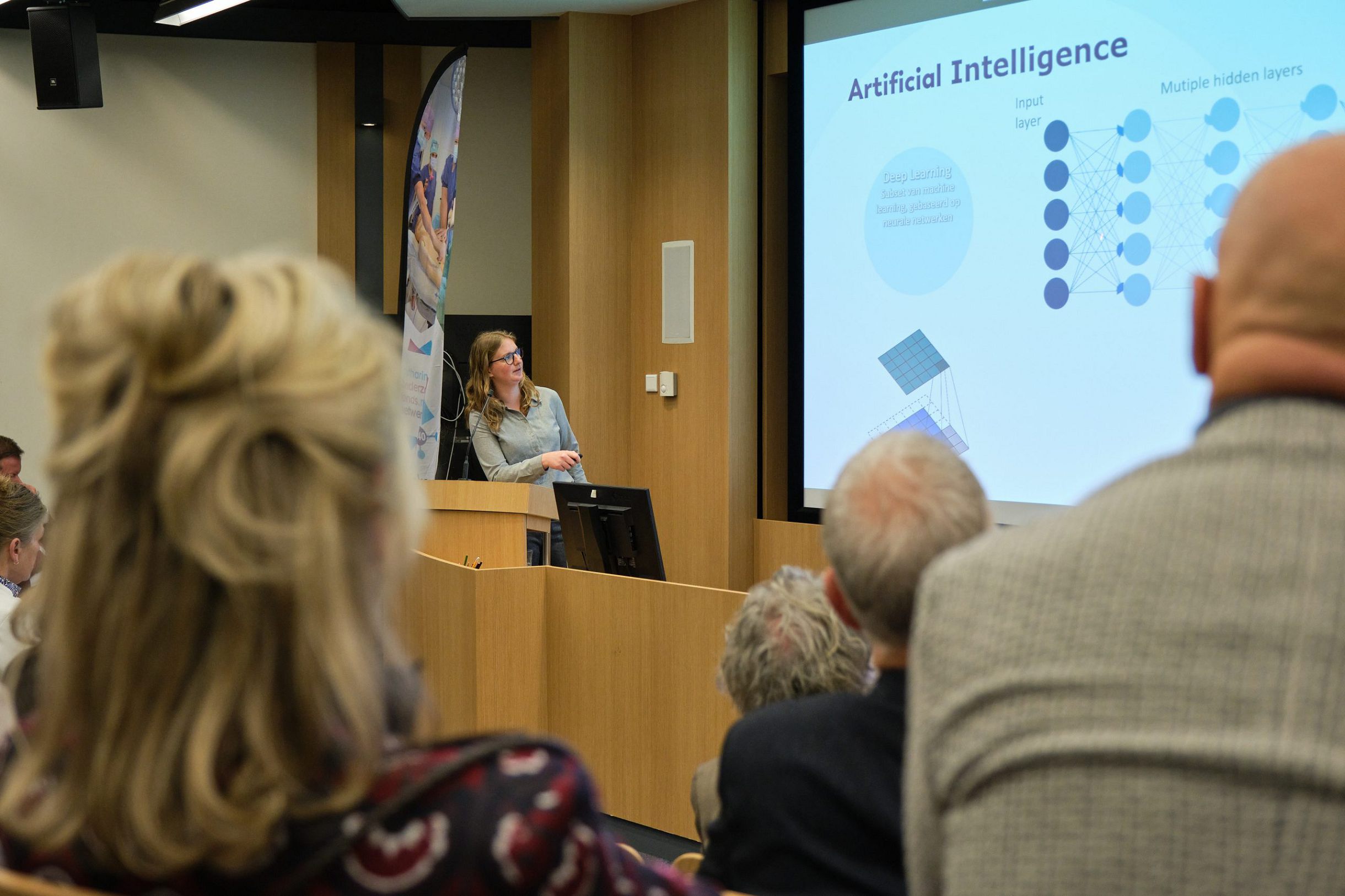 Nienke Bakx neemt het publiek mee in de wereld van AI en de gezondheidszorg